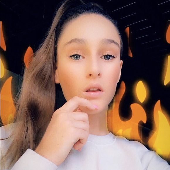 Meet your Posher, Amber - Picture 1 of 1